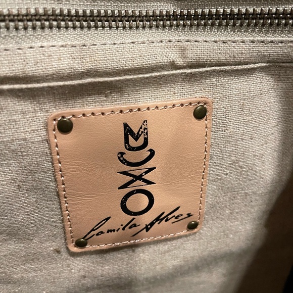 MUXO by Camila Alves genuine leather handbag - Picture 8 of 8